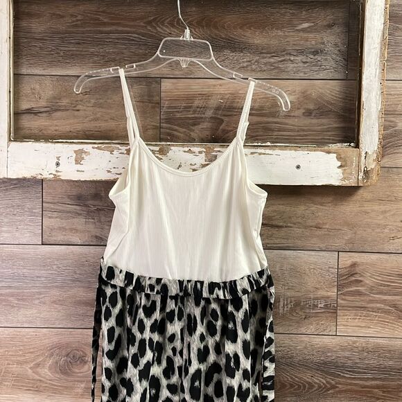 Animal Print Romper Jumpsuit Size XL Black, White and Gray - Picture 3 of 8